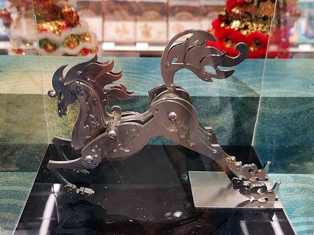 3D മെറ്റൽ മോഡൽ കിറ്റുകൾ കുതിര (ഗോൾഡൻ ലേസർ)