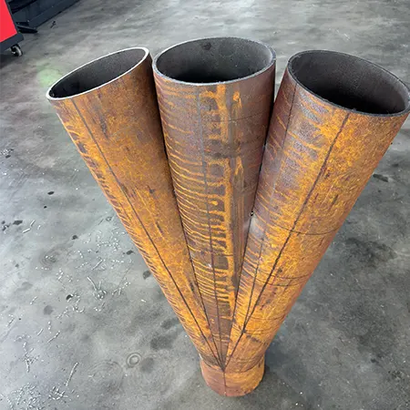 Complex intersecting lines of metal tubes