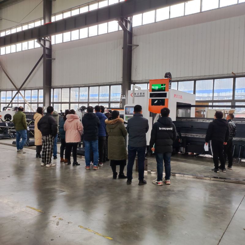 Heavy Duty Fiber Laser Tube Cutting Machine 3+1 Chuck Review