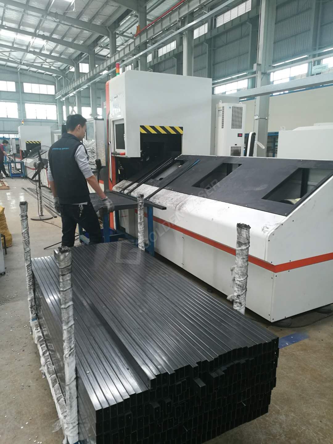 laser cutting machine for tube processing