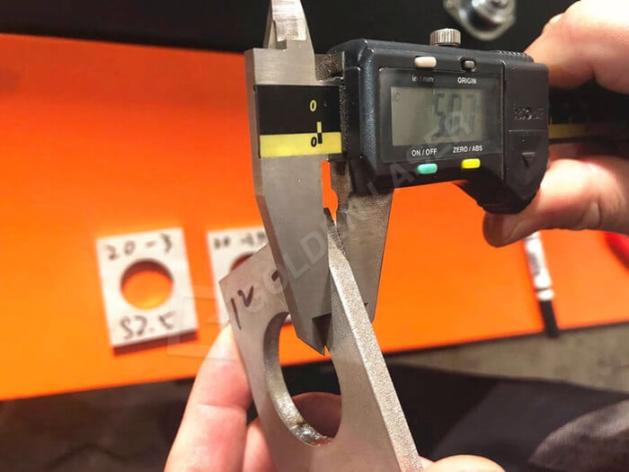 laser cutting metal result1