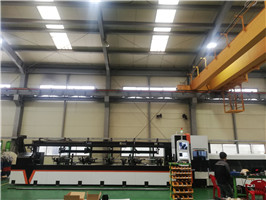 ម៉ាស៊ីនកាត់ឡាស៊ែរបំពង់